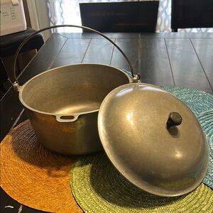 Classic Silver Cast Iron Pot with Lid